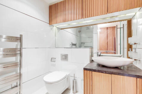 10_Bathroom-0