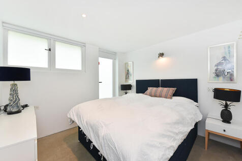 St. Petersburgh Mews