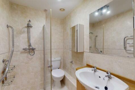 Bathroom 2.jpg