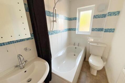 606fef92-5195-48b2-bed5-97d9b13aa513.jpg