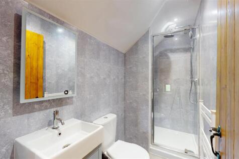 White Lodge Cottage 2 Bathroom.jpg