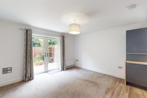 28 Drapers Rise Living Area 2.jpg