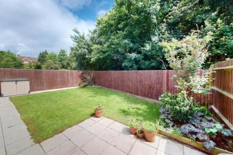 28 Drapers Rise Garden.jpg