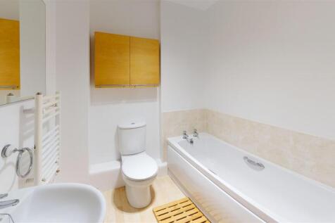 Greenfield Gardens 22 Bathroom.jpg