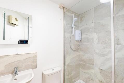 Upper Blackfriars 3 Shower Room.jpg