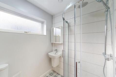 Bromley Road 29 Shower Room.jpg
