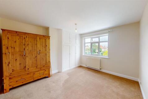 Oakfield Road 50 Bedroom One.jpg