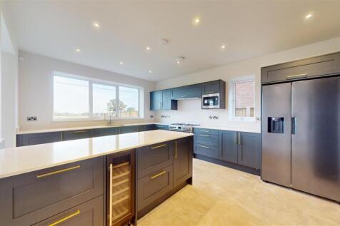 King Edwards Fields 3 Kitchen.jpg