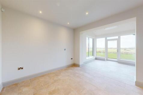 King Edwards Fields 3 Dining Area.jpg