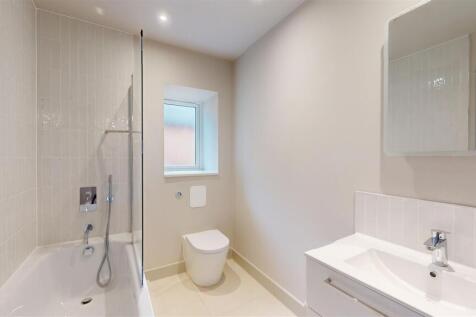 King Edwards Fields 3 Bathroom.jpg