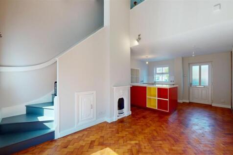 Northumberland Place 6 Living Area.jpg
