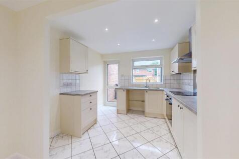 Tilbrook Drive 10 Kitchen.jpg