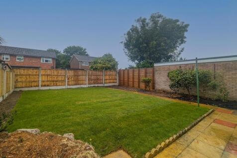 Tilbrook Drive 10 Garden 2.jpg