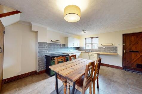 Bank Farm Mews 9 Kitchen Dining Room 2.jpg