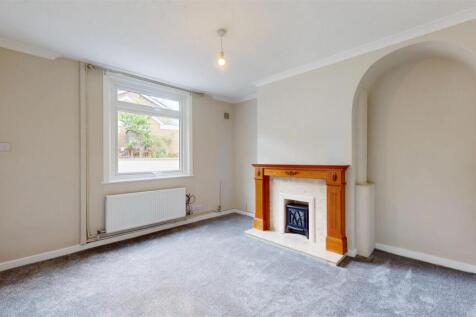 Weir Road 3 Living Room 2.jpg