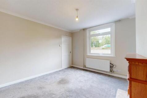 Weir Road 3 Living ROom.jpg