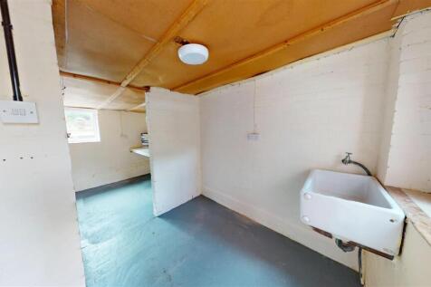 Weir Road 3 Out House 2.jpg