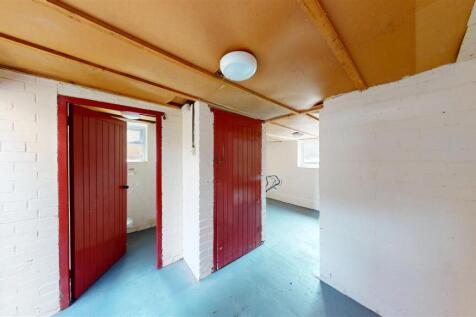Weir Road 3 Out House 3.jpg