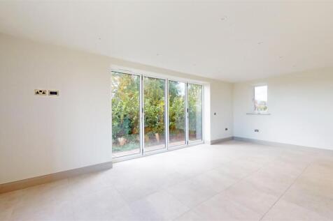 King Edwards Fields 5 Living Area.jpg