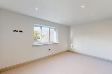 King Edwards Fields 5 Bedroom Three.jpg