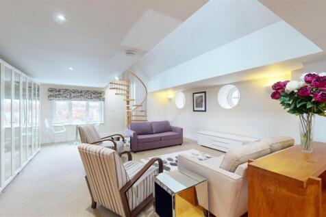 Theatre Royal 21 Living Room 2.jpg