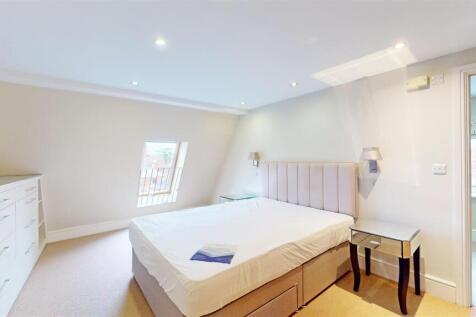 Theatre Royal 21 Bedroom One.jpg