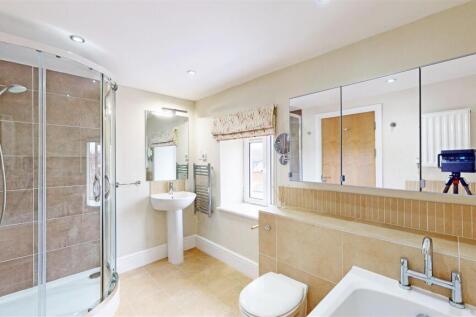 Theatre Royal 21 Bedroom One En Suite Bathroom.jpg