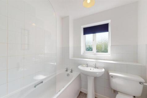 Watchcote 5 Bathroom.jpg