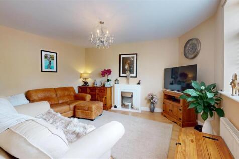 Meole Crescent 2a Living Room.jpg