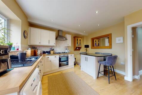 Meole Crescent 2a Kitchen 2.jpg