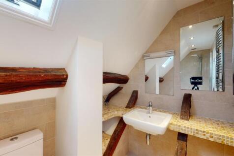 Robinson House Apartment 6 Bathroom 1.jpg