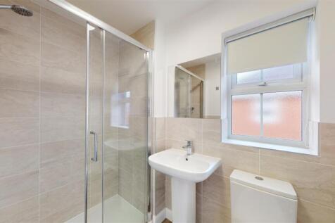 Morris Grove 38 Bedroom One En Suite Shower Room.j