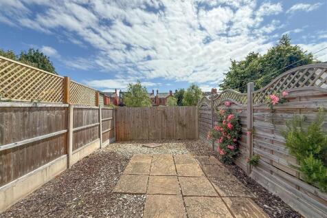 Crowmere Road 63 Garden.jpg