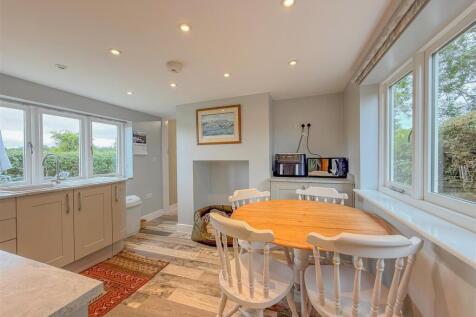 Yew Tree Cottage Kitchen.jpg