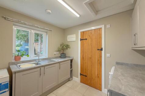 Yew Tree Cottage Utility.jpg