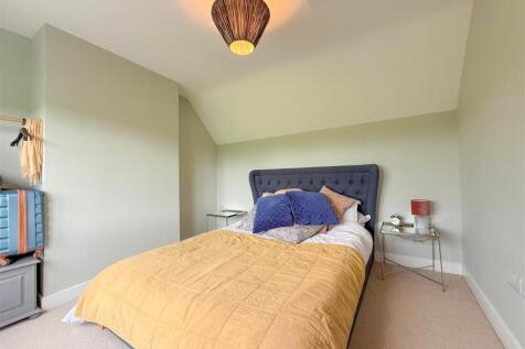 Yew Tree Cottage Bedroom.jpg