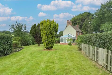 Yew Tree Cottage Garden.jpg