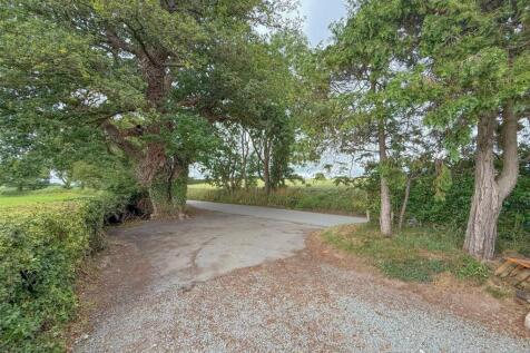 Yew Tree Cottage Outside 2.jpg