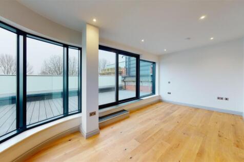 The Old Glassworks 5 Bedroom One.jpg