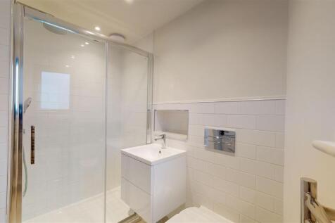 The Old Glassworks 5 Bedroom Two En Suite Shower R