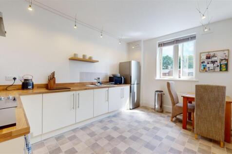 The Furlongs 55 Kitchen.jpg