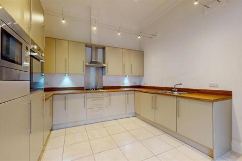 Leighton Park 77 Kitchen.jpg
