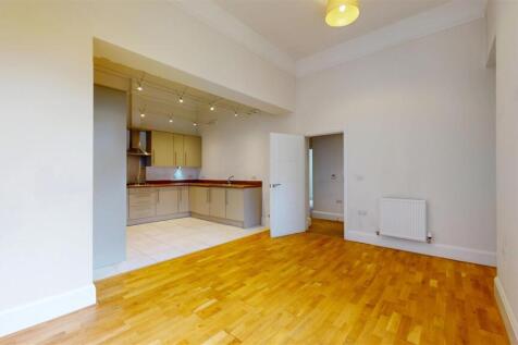 Leighton Park 77 Living Area.jpg