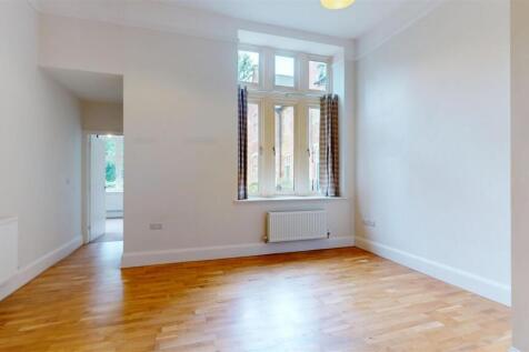 Leighton Park 77 Living Space.jpg
