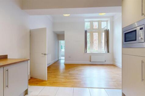 Leighton Park 77 Living Area 2.jpg