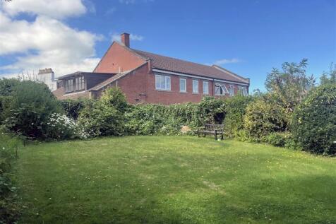 6 Claremont Place, Communal Garden.jpg