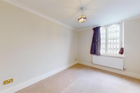 School Gardens 2, Flat 2 Bedroom One .jpg