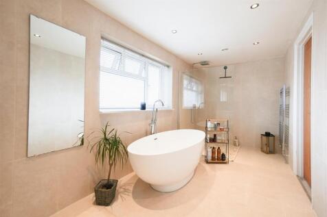 Ensuite 2.jpg