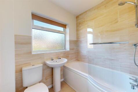 Greenwood Close 4, Bathroom.jpg