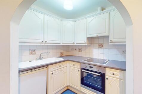Millmead 15 Kitchen.jpg